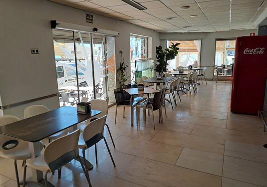 Commercial in La Mata