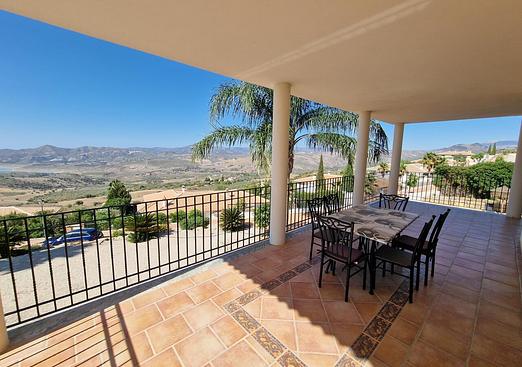 Villa in Periana