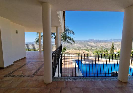 Villa in Periana