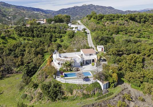 Villa in Benamargosa