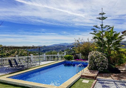 Villa in Benamargosa