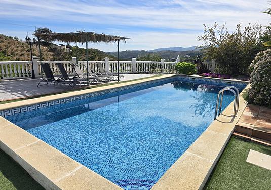 Villa in Benamargosa