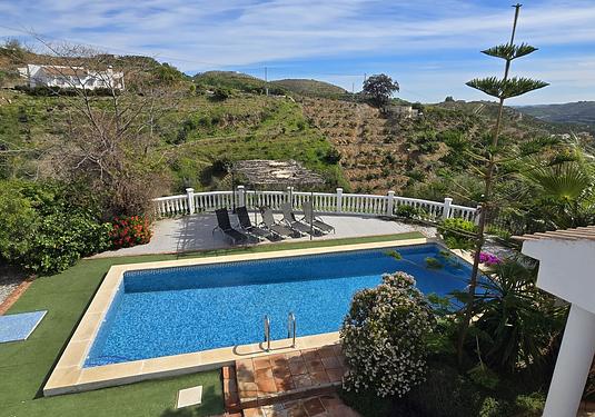 Villa in Benamargosa