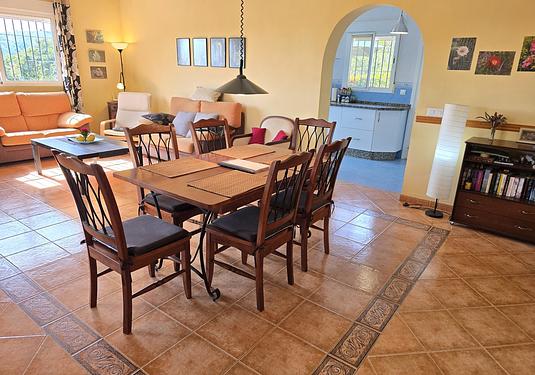 Villa in Benamargosa