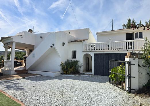 Villa in Benamargosa