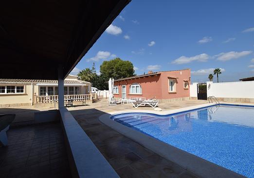 Country house in Heredades