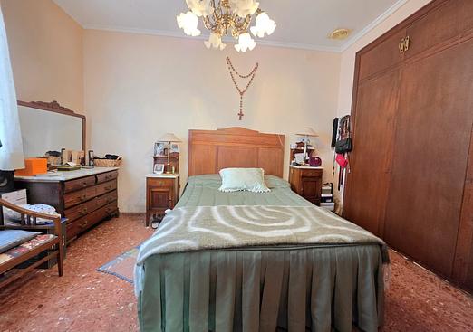 Villa in Elda