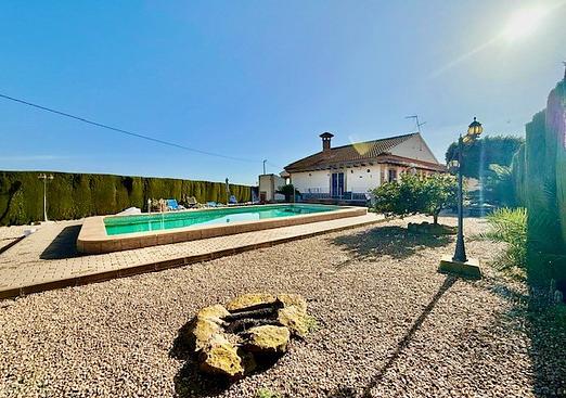 Villa in Avileses