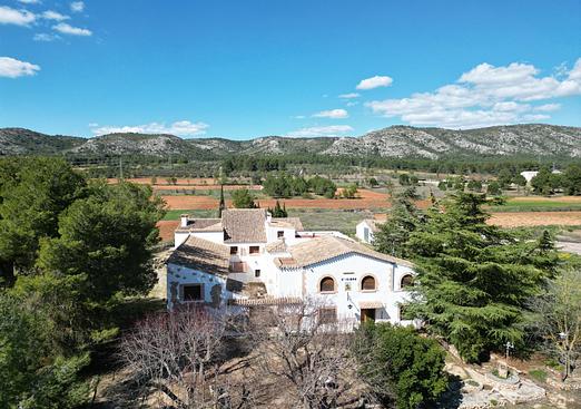 Commercial in Banyeres De Mariola