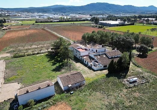 Commercial in Banyeres De Mariola