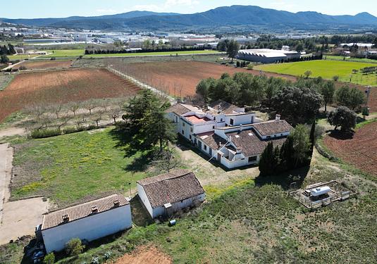 Commercial in Banyeres De Mariola