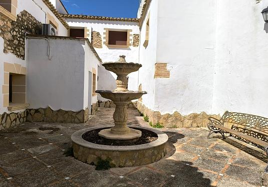 Commercial in Banyeres De Mariola