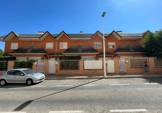 Town house in Elche