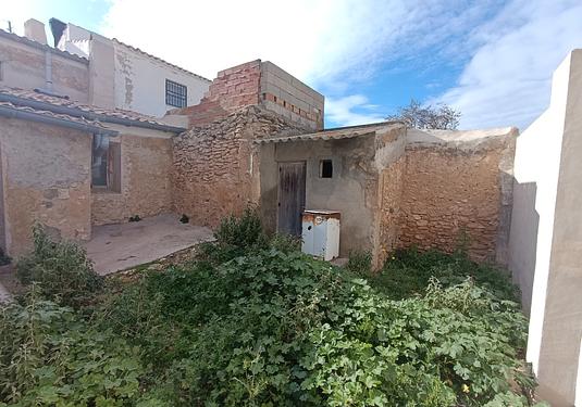 Town house in Raspay