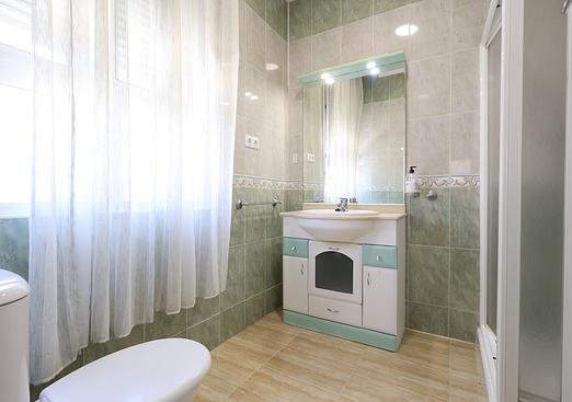Commercial in San Miguel de Salinas