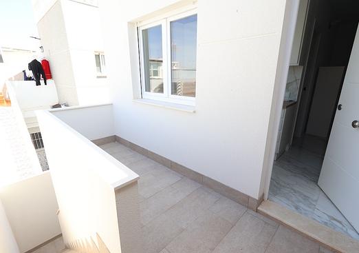 Semi detached in El Chaparral