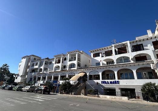 Commercial in Villamartin