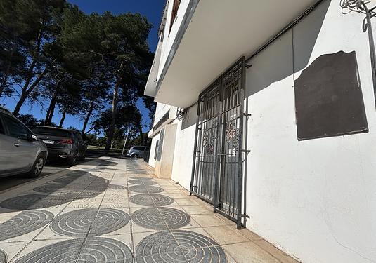 Commercial in Villamartin