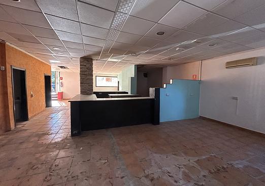 Commercial in Villamartin