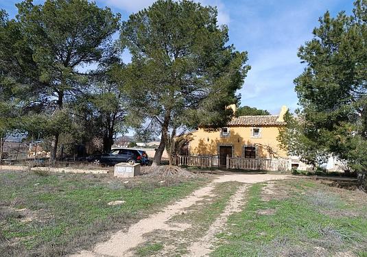 Country house in Yecla