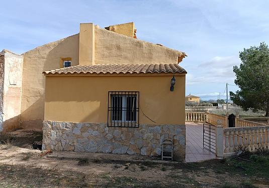 Country house in Yecla