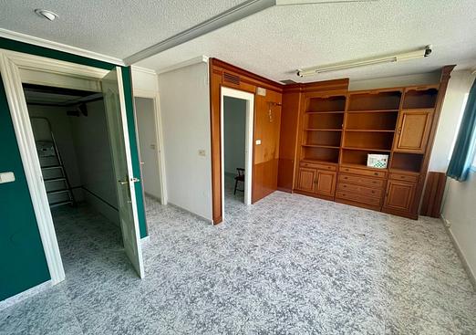 Commercial in Los Alcazares