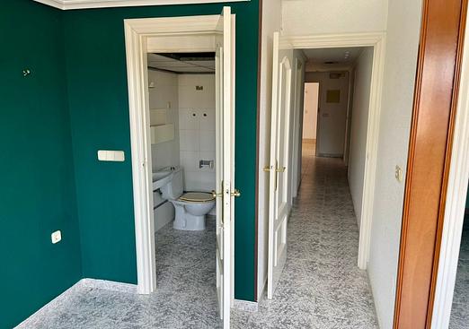 Commercial in Los Alcazares