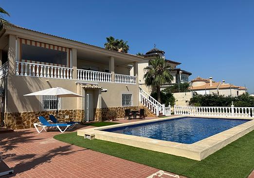 Villa in Algorfa