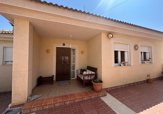 Villa in Algorfa