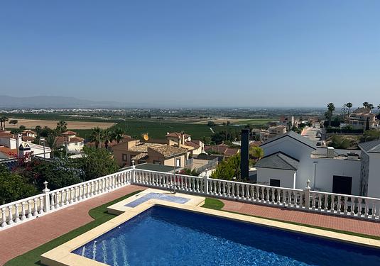 Villa in Algorfa