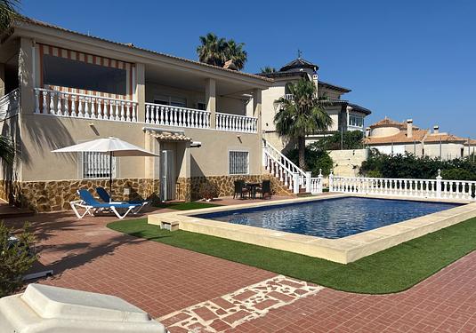 Villa in Algorfa