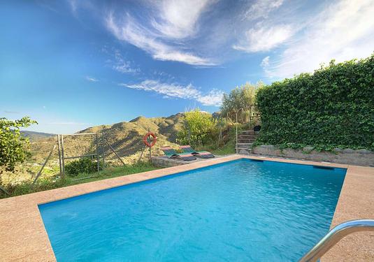 Villa in Comares