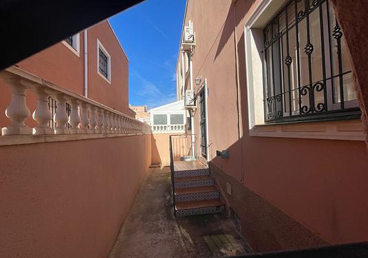 Town house in Los Montesinos