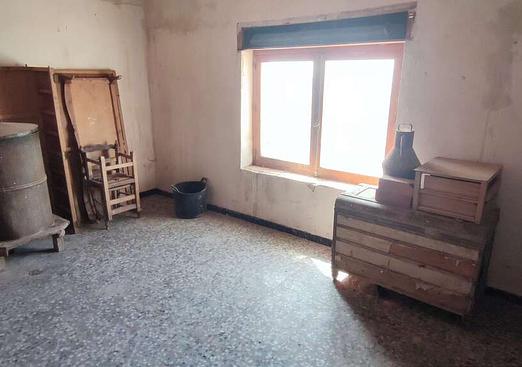 Town house in Raspay