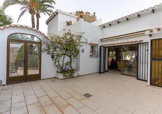 Villa in Denia