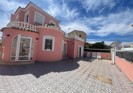 Villa in Playa Flamenca