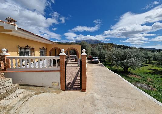 Villa in Periana