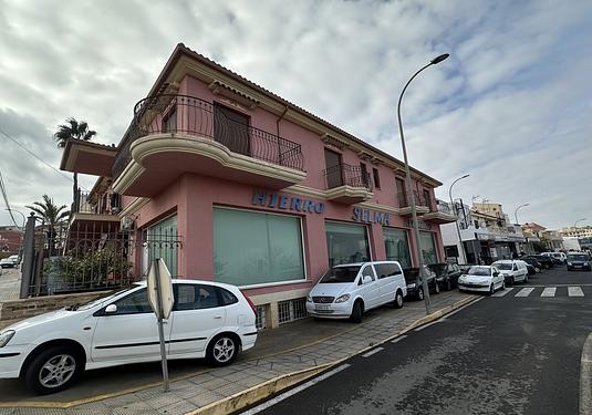 Commercial in San Miguel de Salinas