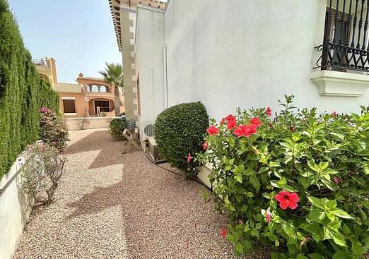 Villa in Algorfa
