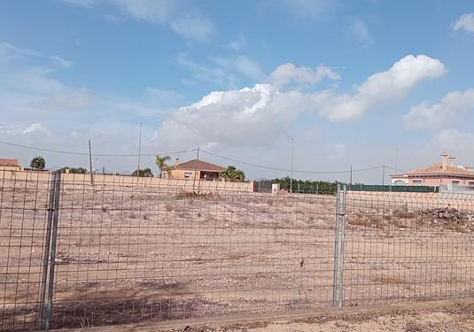 Land in Los Montesinos