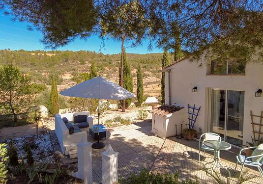 Country house in Ayora