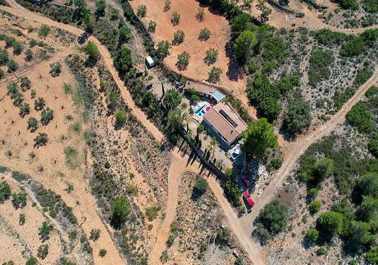 Country house in Ayora