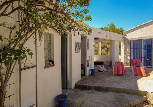 Country house in Ayora