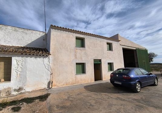 Country house in Yecla