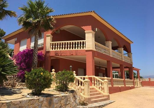 Villa in Alfas del Pi