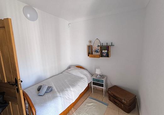 Town house in Raspay