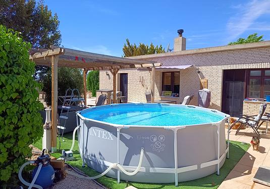 Villa in Salinas
