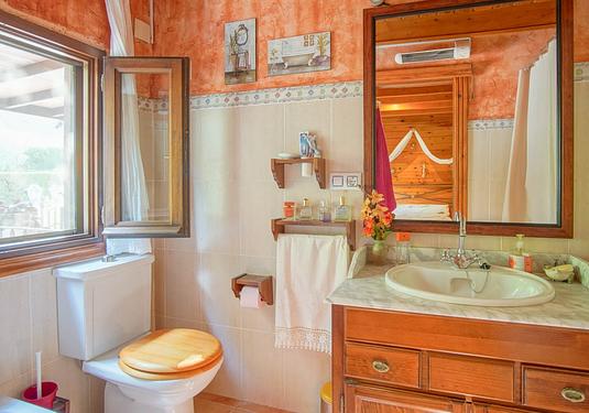 Commercial in Orba