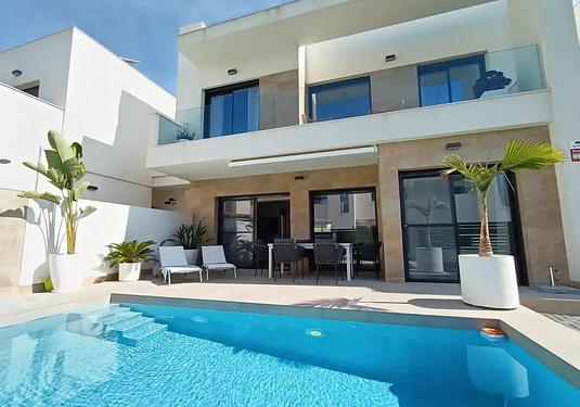 Villa in Los Montesinos