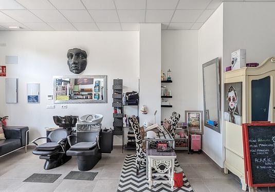Commercial in Lo Crispin